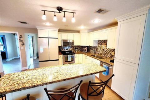Casa en venta en Clearwater, Florida, 3 dormitorios, 187.94 m2 № 2380969 - foto 13