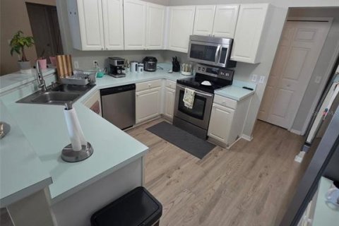 House in Davenport, Florida 3 bedrooms, 166.67 sq.m. № 2277391 - photo 7