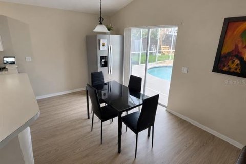 House in Davenport, Florida 3 bedrooms, 166.67 sq.m. № 2277391 - photo 12