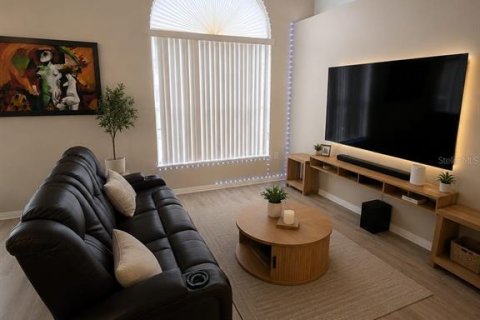 House in Davenport, Florida 3 bedrooms, 166.67 sq.m. № 2277391 - photo 13