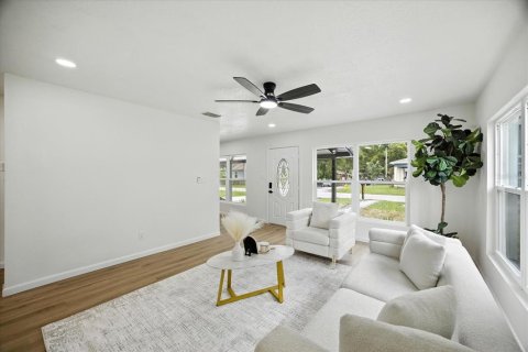 House in Tampa, Florida 3 bedrooms, 143.07 sq.m. № 1888535 - photo 10
