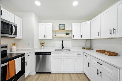 House in Tampa, Florida 3 bedrooms, 143.07 sq.m. № 1888535 - photo 11