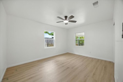 House in Tampa, Florida 3 bedrooms, 143.07 sq.m. № 1888535 - photo 22