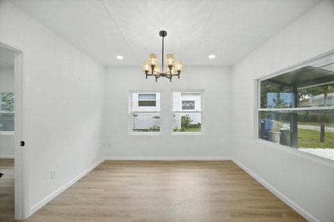 House in Tampa, Florida 3 bedrooms, 143.07 sq.m. № 1888535 - photo 14
