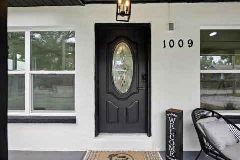 House in Tampa, Florida 3 bedrooms, 143.07 sq.m. № 1888535 - photo 3