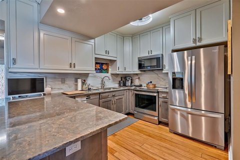 Condominio en venta en Gainesville, Florida, 2 dormitorios, 99.13 m2 № 2224874 - foto 14