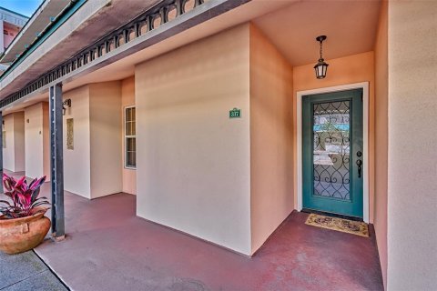 Condominio en venta en Gainesville, Florida, 2 dormitorios, 99.13 m2 № 2224874 - foto 8