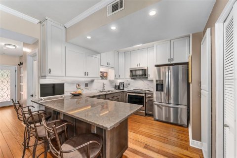 Condominio en venta en Gainesville, Florida, 2 dormitorios, 99.13 m2 № 2224874 - foto 13