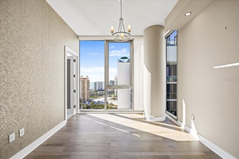 Condo in Sarasota, Florida, 3 bedrooms  № 1560542 - photo 30