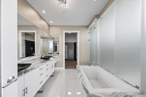 Condo in Sarasota, Florida, 3 bedrooms  № 1560542 - photo 21