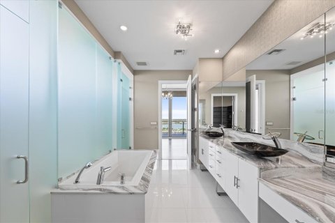 Condo in Sarasota, Florida, 3 bedrooms  № 1560542 - photo 24