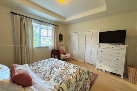 Townhouse in Miami, Florida 4 bedrooms, 195.28 sq.m. № 1855323 - photo 14