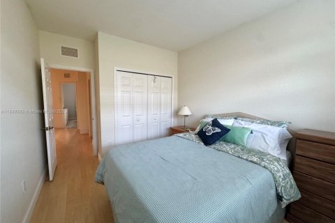 Townhouse in Miami, Florida 4 bedrooms, 195.28 sq.m. № 1855323 - photo 20