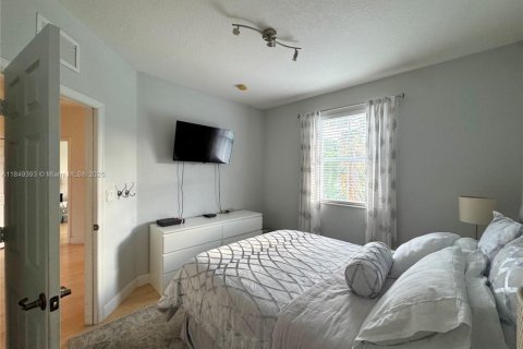 Townhouse in Miami, Florida 4 bedrooms, 195.28 sq.m. № 1855323 - photo 18