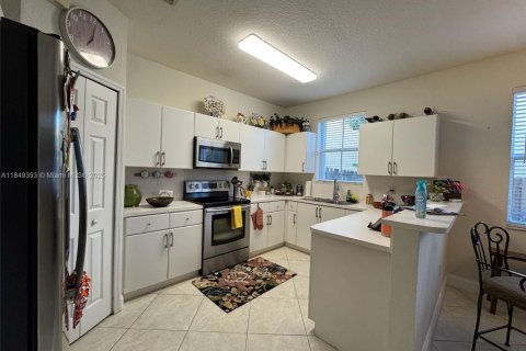 Townhouse in Miami, Florida 4 bedrooms, 195.28 sq.m. № 1855323 - photo 10