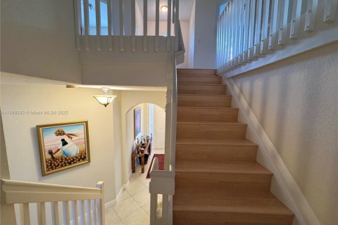 Townhouse in Miami, Florida 4 bedrooms, 195.28 sq.m. № 1855323 - photo 22