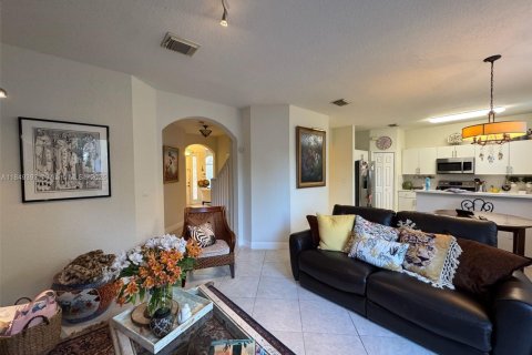 Townhouse in Miami, Florida 4 bedrooms, 195.28 sq.m. № 1855323 - photo 9