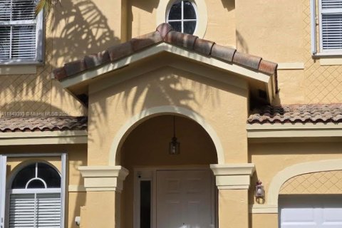 Townhouse in Miami, Florida 4 bedrooms, 195.28 sq.m. № 1855323 - photo 3