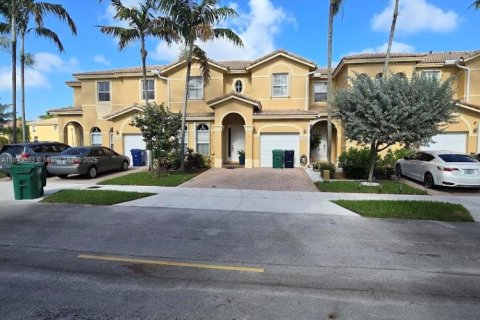 Townhouse in Miami, Florida 4 bedrooms, 195.28 sq.m. № 1855323 - photo 2