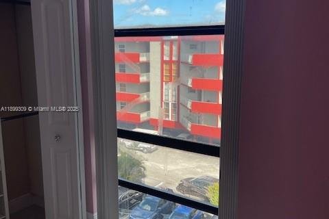 Appartement à louer à Hialeah, Floride: 2 chambres, 90.86 m2 № 1951892 - photo 6