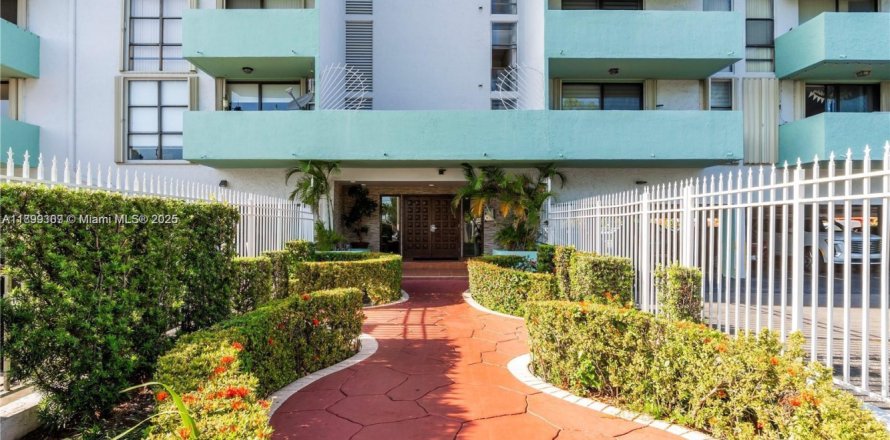 Appartement à Hialeah, Floride 2 chambres, 90.86 m2 № 1951892
