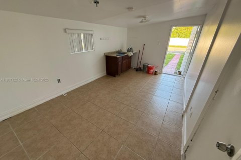 Villa ou maison à vendre à Miami, Floride: 3 chambres, 141.86 m2 № 1963815 - photo 20