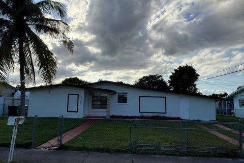 Villa ou maison à vendre à Miami, Floride: 3 chambres, 141.86 m2 № 1963815 - photo 30