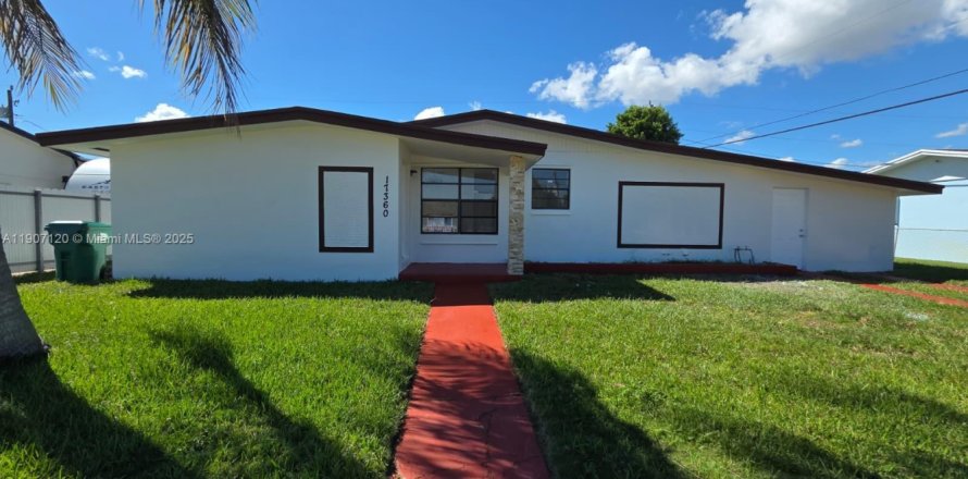 Villa ou maison à Miami, Floride 3 chambres, 141.86 m2 № 1963815