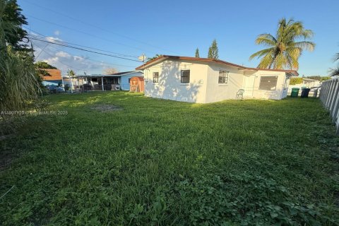 Villa ou maison à vendre à Miami, Floride: 3 chambres, 141.86 m2 № 1963815 - photo 23