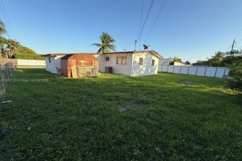 Villa ou maison à vendre à Miami, Floride: 3 chambres, 141.86 m2 № 1963815 - photo 24