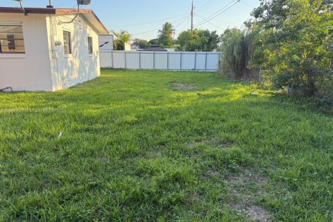 Villa ou maison à vendre à Miami, Floride: 3 chambres, 141.86 m2 № 1963815 - photo 25