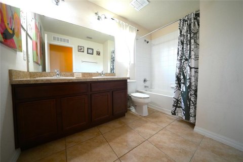 House in Winter Haven, Florida 5 bedrooms, 227.42 sq.m. № 1819295 - photo 20