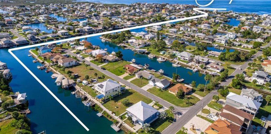 Land in Hernando Beach, Florida № 2123893