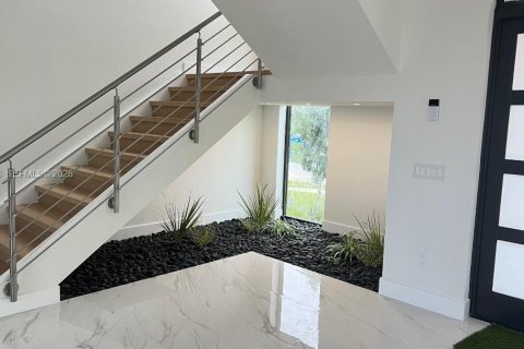 Villa ou maison à louer à Fort Lauderdale, Floride: 5 chambres, 328.87 m2 № 2080846 - photo 8