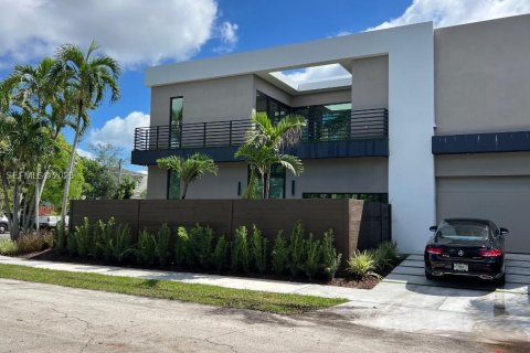 Villa ou maison à louer à Fort Lauderdale, Floride: 5 chambres, 328.87 m2 № 2080846 - photo 3