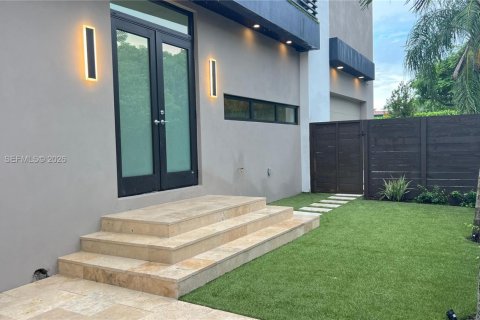 Villa ou maison à louer à Fort Lauderdale, Floride: 5 chambres, 328.87 m2 № 2080846 - photo 23
