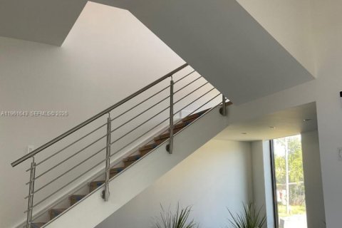 Villa ou maison à louer à Fort Lauderdale, Floride: 5 chambres, 328.87 m2 № 2080846 - photo 9