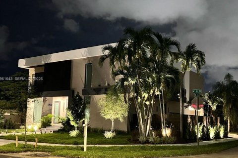 Villa ou maison à louer à Fort Lauderdale, Floride: 5 chambres, 328.87 m2 № 2080846 - photo 4
