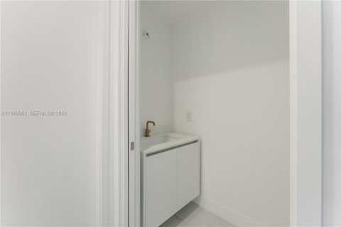 Купить кондоминиум в Майами, Флорида 3 спальни, 152.64м2, № 2005728 - фото 15