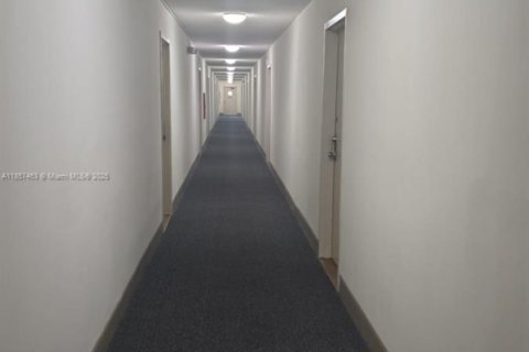 Купить кондоминиум в Норт-Майами-Бич, Флорида 1 спальня, 66.89м2, № 2054397 - фото 10