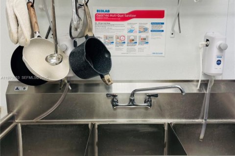 Propiedad comercial en venta en Boca Raton, Florida № 2033605 - foto 19