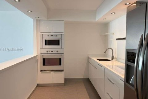 Купить кондоминиум в Санни-Айлс-Бич, Флорида 1 спальня, 93.37м2, № 2048546 - фото 2