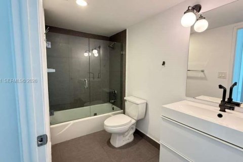 Купить кондоминиум в Санни-Айлс-Бич, Флорида 1 спальня, 93.37м2, № 2048546 - фото 10