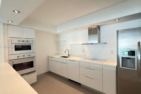 Кондоминиум с 1 спальней в Санни-Айлс-Бич, Флорида № 2048546