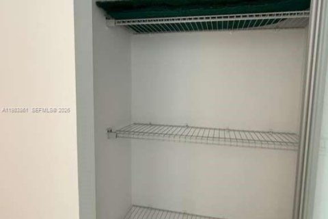 Купить кондоминиум в Санни-Айлс-Бич, Флорида 1 спальня, 93.37м2, № 2048546 - фото 11