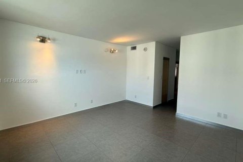 Купить кондоминиум в Санни-Айлс-Бич, Флорида 1 спальня, 93.37м2, № 2048546 - фото 16