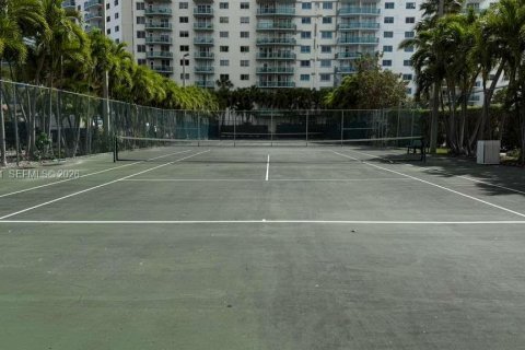 Купить кондоминиум в Санни-Айлс-Бич, Флорида 1 спальня, 93.37м2, № 2048546 - фото 30