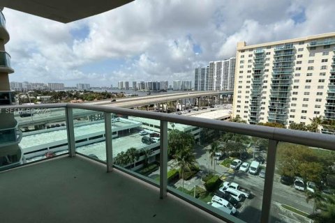 Купить кондоминиум в Санни-Айлс-Бич, Флорида 1 спальня, 93.37м2, № 2048546 - фото 26