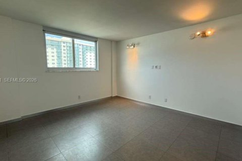 Купить кондоминиум в Санни-Айлс-Бич, Флорида 1 спальня, 93.37м2, № 2048546 - фото 14