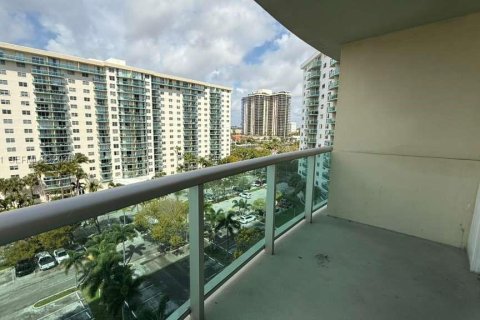 Купить кондоминиум в Санни-Айлс-Бич, Флорида 1 спальня, 93.37м2, № 2048546 - фото 18